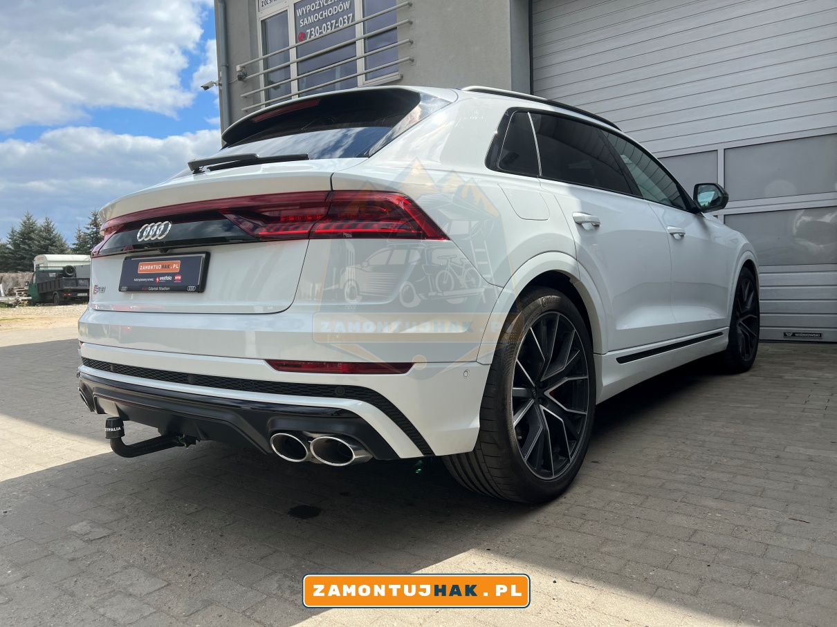 Zdjęcie Audi SQ8 2023 z zamontowanym hakiem holowniczym Westfalia - niezawodność i styl w jednym